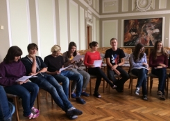 Členové žákovského parlamentu se sešli v aule školy