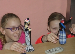 Wayang, tradiční loutky v Indonésii, na hraní pro děti i pro klasické loutkové divadlo.