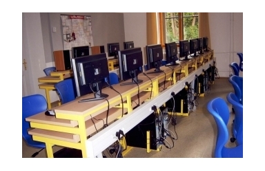 Výsledek VŘ - Vybavení elektronickými čtečkami a PC technikou