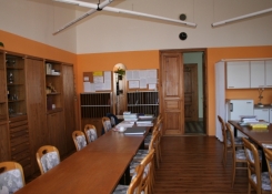 Prostor původní sborovny, první část budoucí knihovny