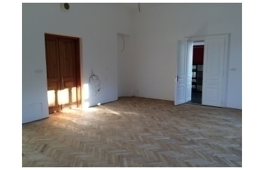 V budově školy se pilně pracuje