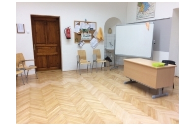 Nová podlaha v jazykové učebně