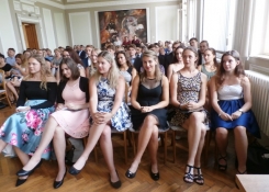 Absolventi oktávy osmiletého studia