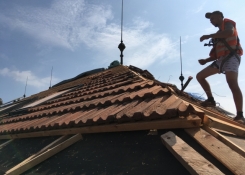 6.6. - pokládání tašek na jižním křídle