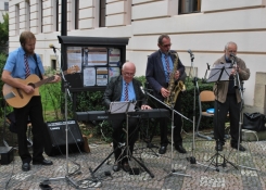 Před gymnáziem hrál dixieland. Saxofonista je náš absolvent.