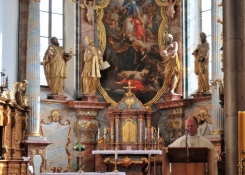 Slavnostní mši celebroval generální vikář David Henzl, zpíval náš pěvecký sbor