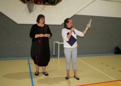 Hlavním hostem letošního zahájení byla Petra Brychtová, zakladatelka Hospice sv. Kleofáše a zároveň absolventka našeho gymnázia
