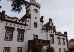 Zámek Dub, skvost tudorské gotiky