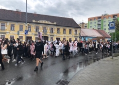 Průvod v dešti