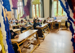 Zdravíme ze školních lavic