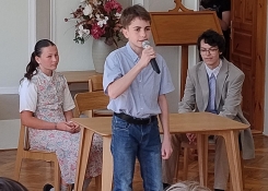 v popředí Artur/kulisák Tomáš Kloubec