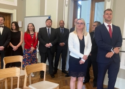Třídní učitelé maturitních ročníků Zuzana Dvořáková a Jan Macík