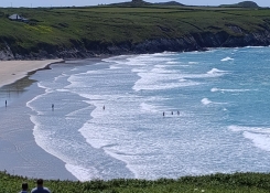 Zátoka Sands Bay, ve které se otužilci mohli i vykoupat.