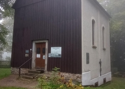 V Hůrce byla renovována kaple sv. Kříže.