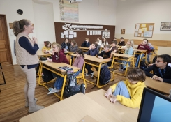 křeslo pro hosta, p. ředitelka