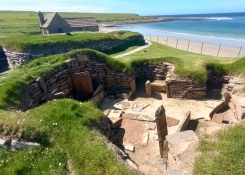 Skara Brae - zbytky nejstarší evropské vesnice (z období neolitu), památka UNESCO.