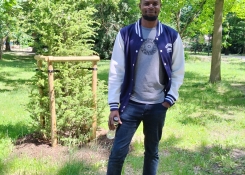 zastavení v nově založené Aleji  Toma Schreckera (Brianovo projekt z FOTOSU)