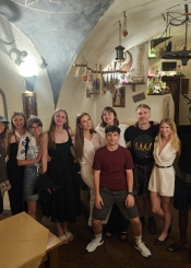 večerní setkání s adoptivními rodiči 2, nyní studenti na VŠ