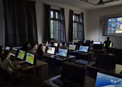 V srpnu jsme se netradičně pokusili přitáhnout žáky do školy - povedlo se to Karlu Vávřemu