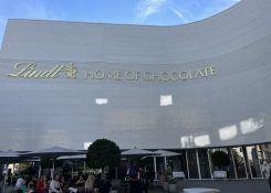 Lindt Home of Chocolate nabízí interaktivní expozici věnovanou historii i současnosti výroby švýcarské čokolády.