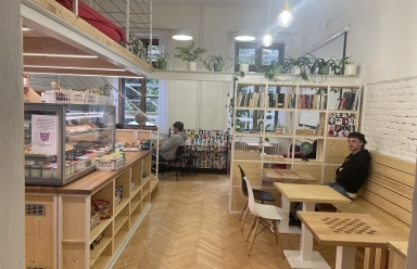 Wellbeing s vůní kávy a zvukem klavíru