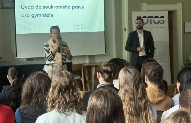 Beseda s právníkem Adamem Forstem