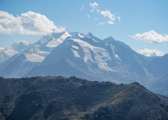 Pohled na ledovci pokryté vrcholy Alp nám připomněl, jak rozmanitá a majestátní může být evropská příroda. Setkání s vysokohorskou krajinou patřilo k nezapomenutelným okamžikům celé cesty.