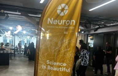 ZAČNI S PROČ! KAMPAŇ NADACE NEURON