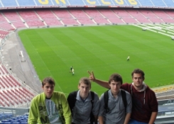 Camp Nou= katalánsky "nové hřiště" - Barcelona
Foto: Dan Kunz a Eliška Kubová