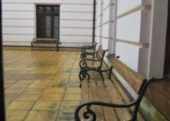 lavičky na terase